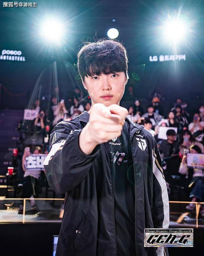 韓(hán)网票選(xuǎn)S15战队毒奶榜(bǎng)火了(le)，IG键盘冒奶，碾压TES成LPL第一
