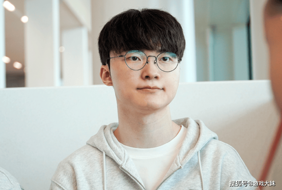 LOL官方(fāng)再次发文强调，faker就是傳(chuán)奇选手，地位无人能(néng)撼(hàn)動(dòng)