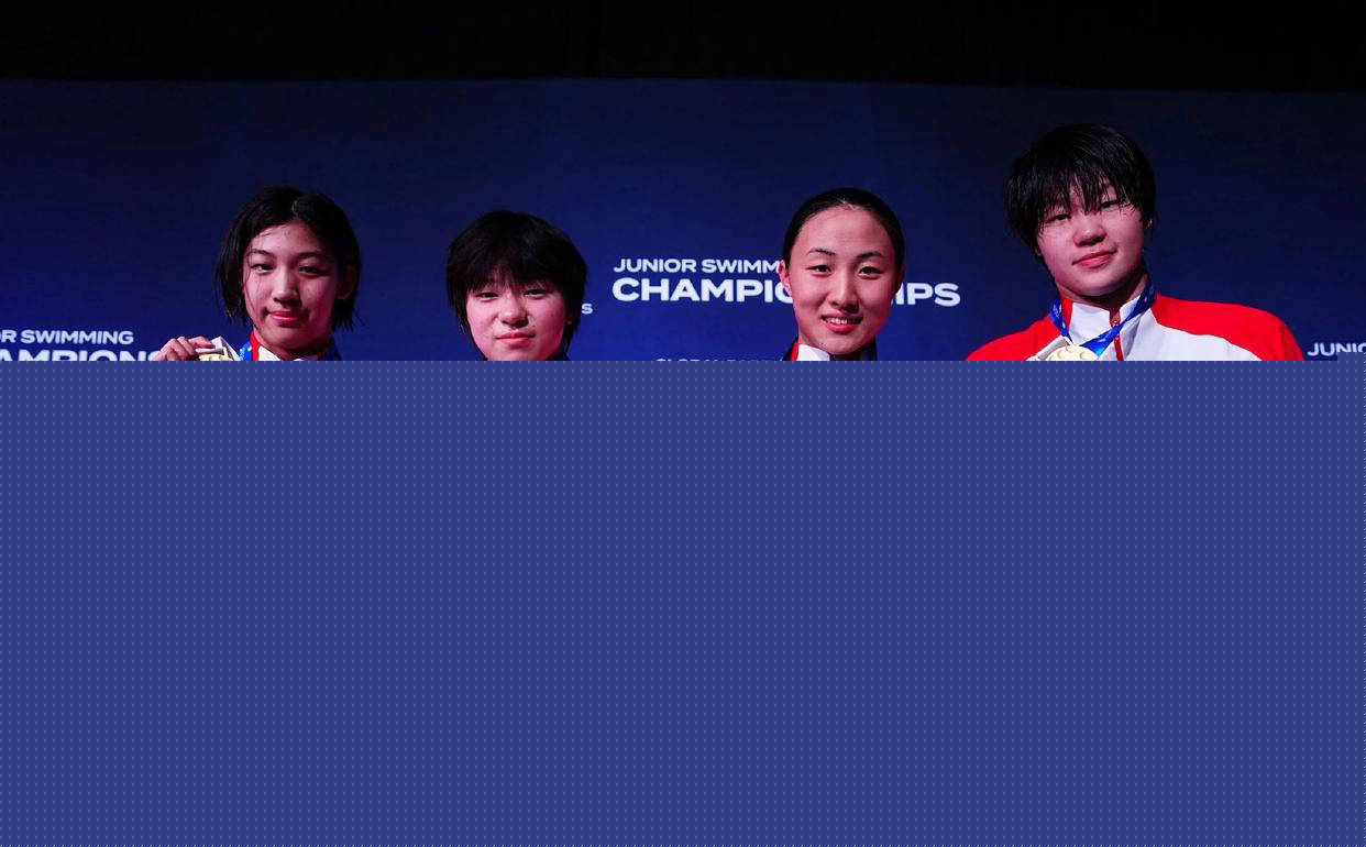 中(zhōng)国游泳新秀崭露头角，两位年轻选手(shǒu)夺得(dé)八枚金(jīn)牌