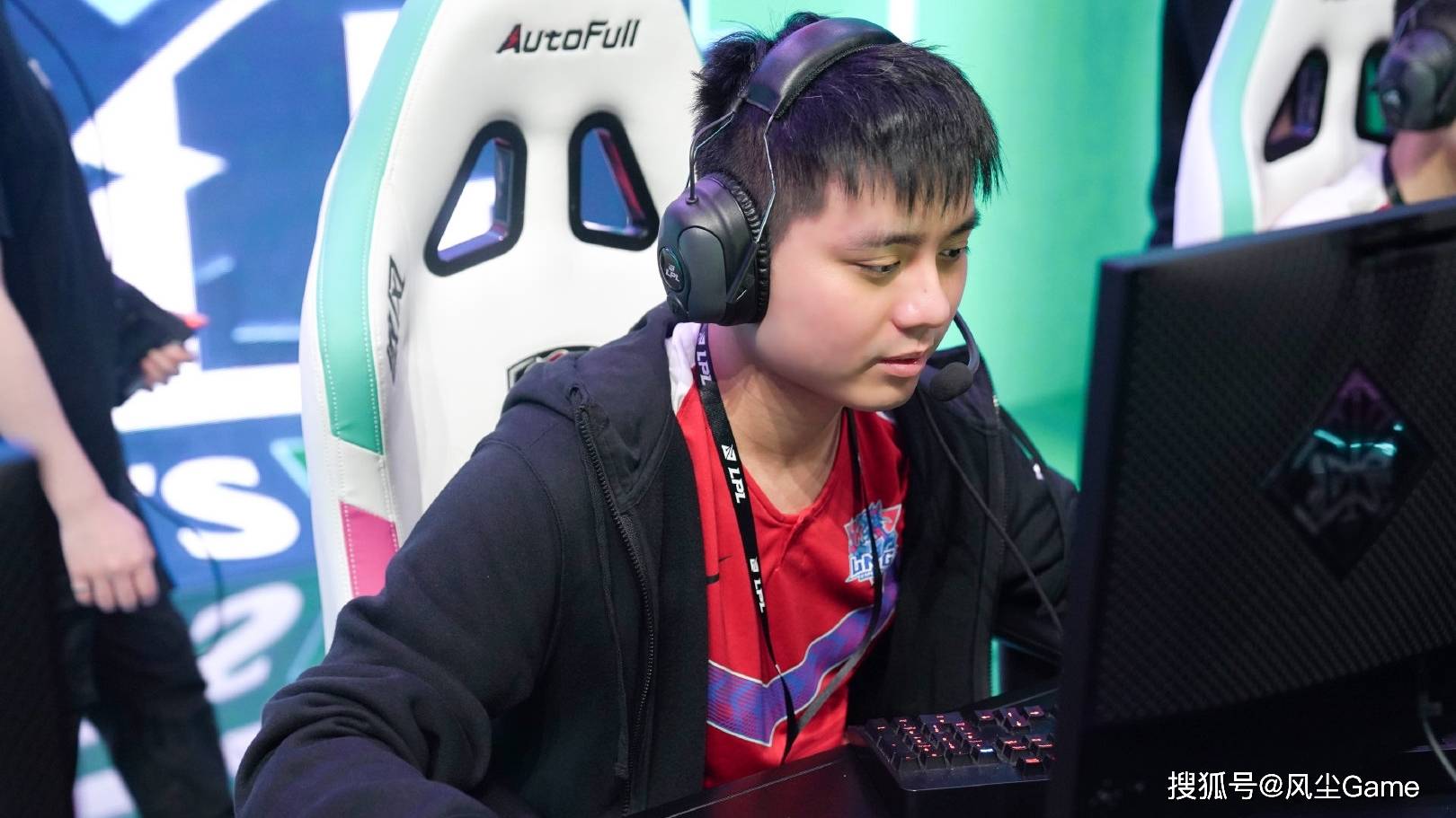 LOL全华班(bān)晋级世(shì)界(jiè)赛！Karsa泪洒赛场，FoFo：我真的有罪？