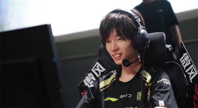 【一競(jìng)技(jì)1JingJi】LOL：LPL世界赛陪(péi)练陣(zhèn)容曝光！