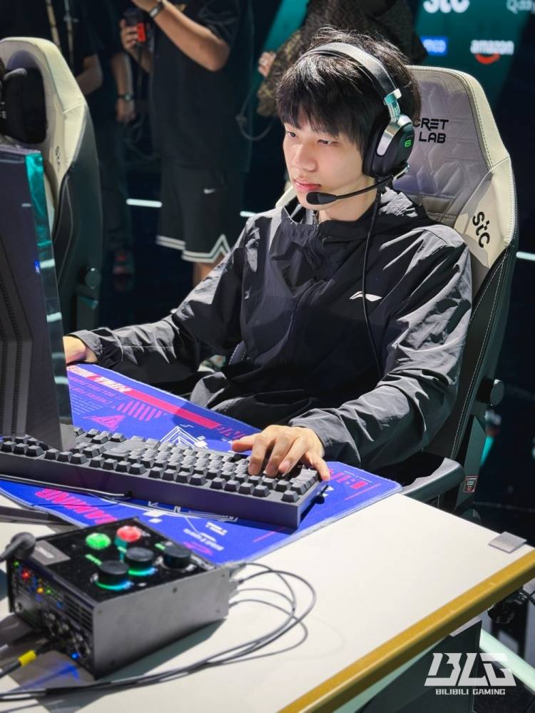 【7.16】电竞遊(yóu)戏前(qián)沿资讯：LOL美测服更新、Xiaoxu离队、Lele、JiaQi恢复自由人、飞牡(mǔ)蠣(lì)战队喊话HLE