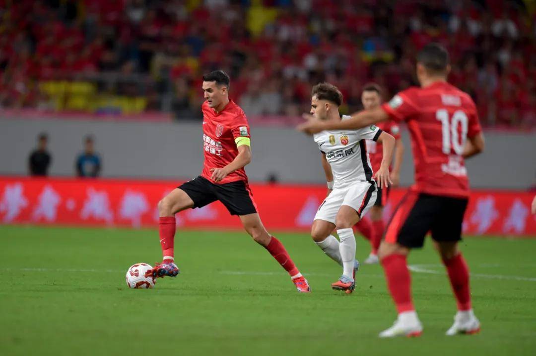 榜首大战，胜！成(chéng)都蓉城(chéng)登顶