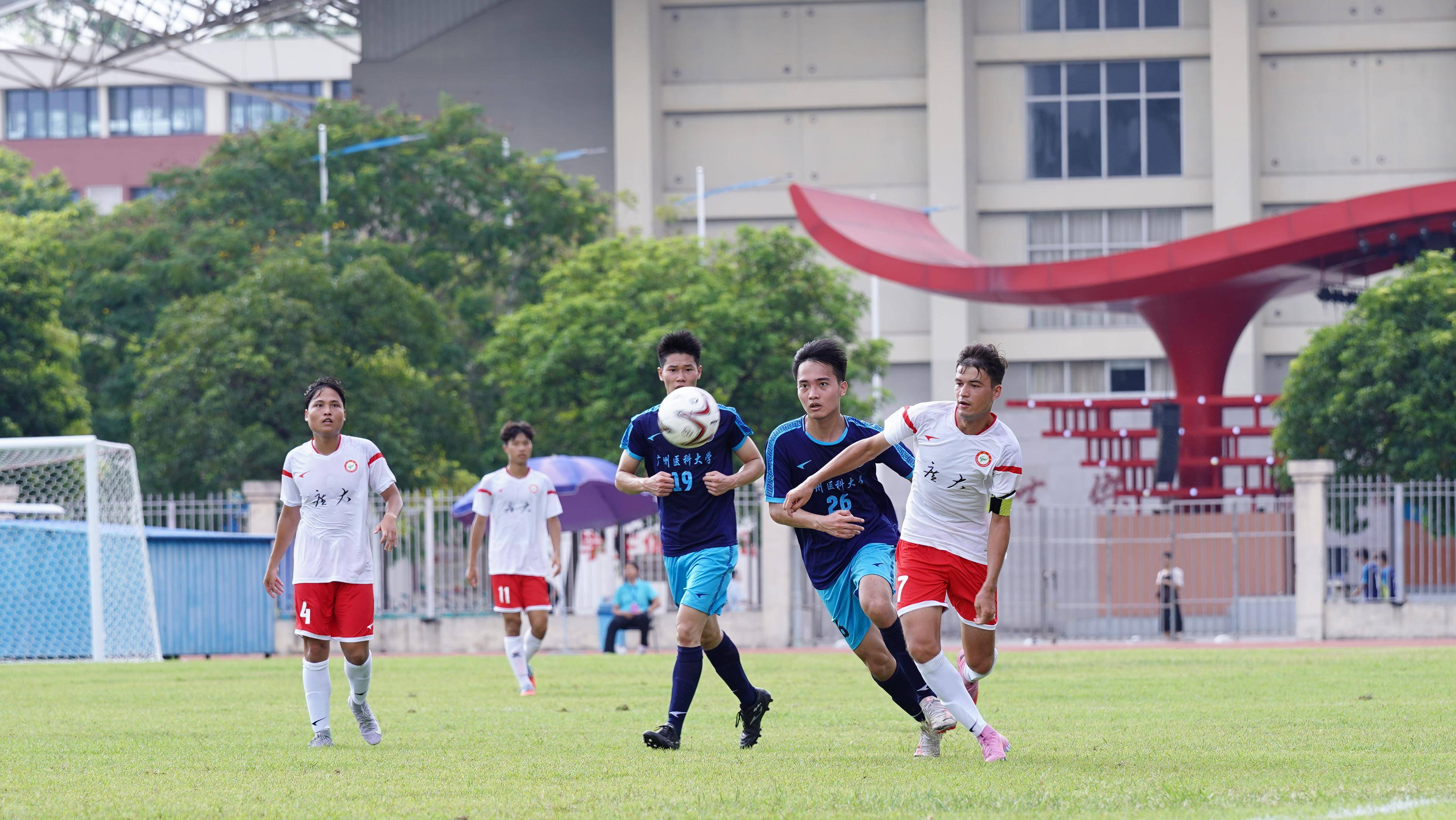 【投票】燃爆了！广州首届高校(xiào)足球联赛开波，9大高校(xiào)14支(zhī)隊(duì)伍你更看好(hǎo)谁？