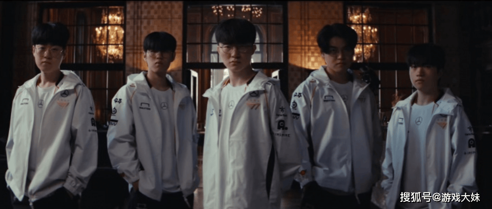 S14冠军皮(pí)肤开始宣(xuān)传，zeus却被区别对待(dài)，登錄(lù)页面被故意(yì)遮挡