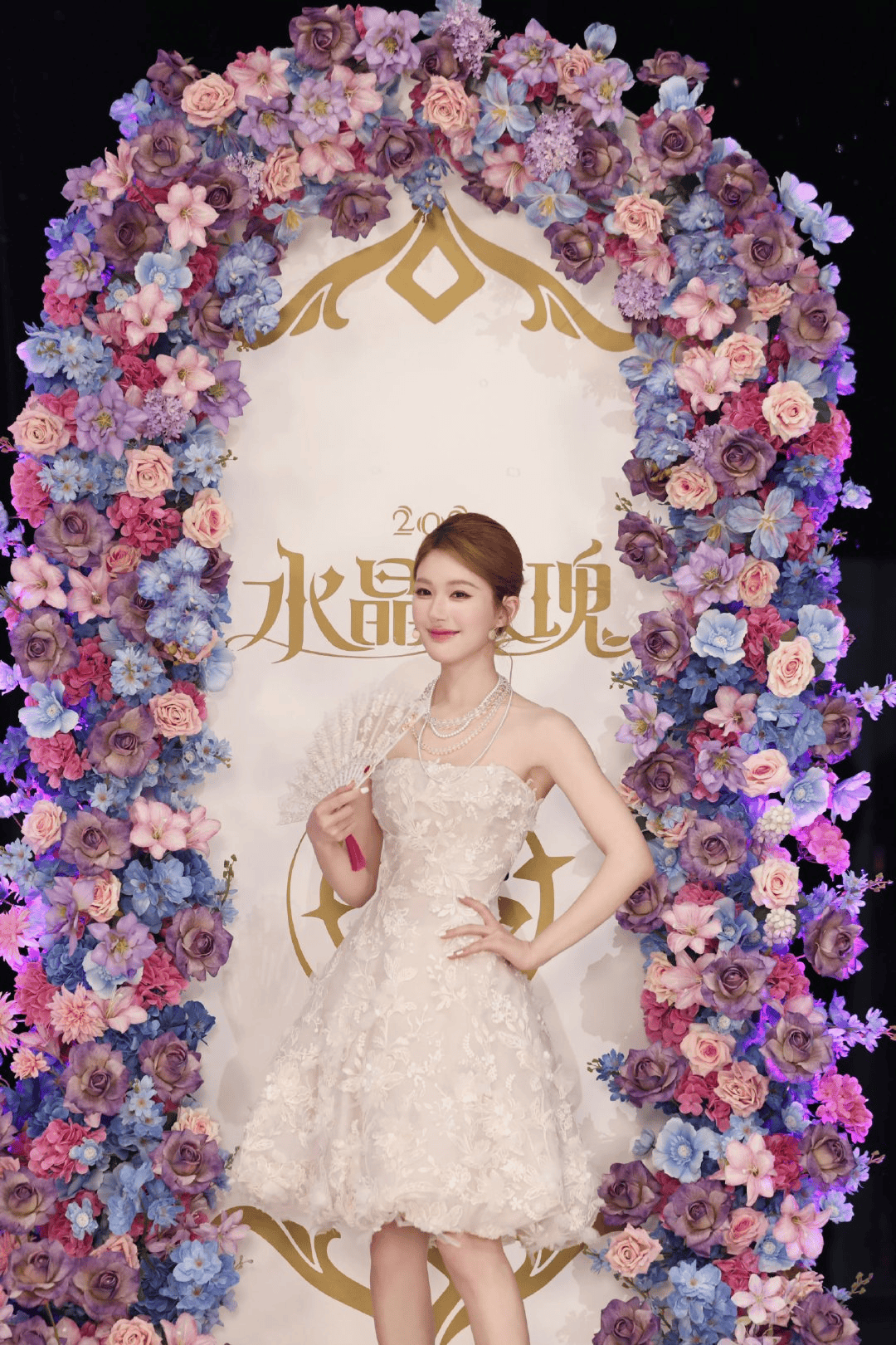 LOL手游老友(yǒu)记：看手游如何把明星变成玩家的峡穀(gǔ)邻居