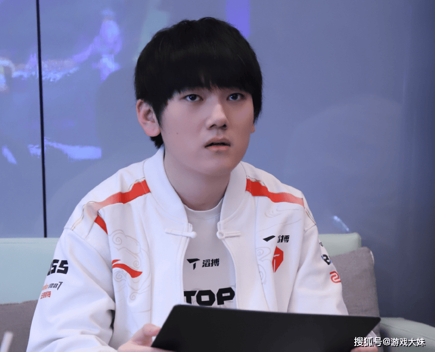 LOL皮肤投票(piào)排行，只有(yǒu)一款冠(guān)军皮肤进入前100，看到(dào)就能想到(dào)IG