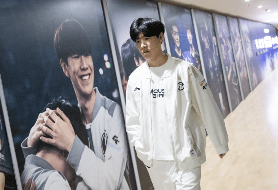 LOL最具人气两支战隊(duì)，相继被对手橫(héng)扫，晋级世界赛难度很(hěn)大！