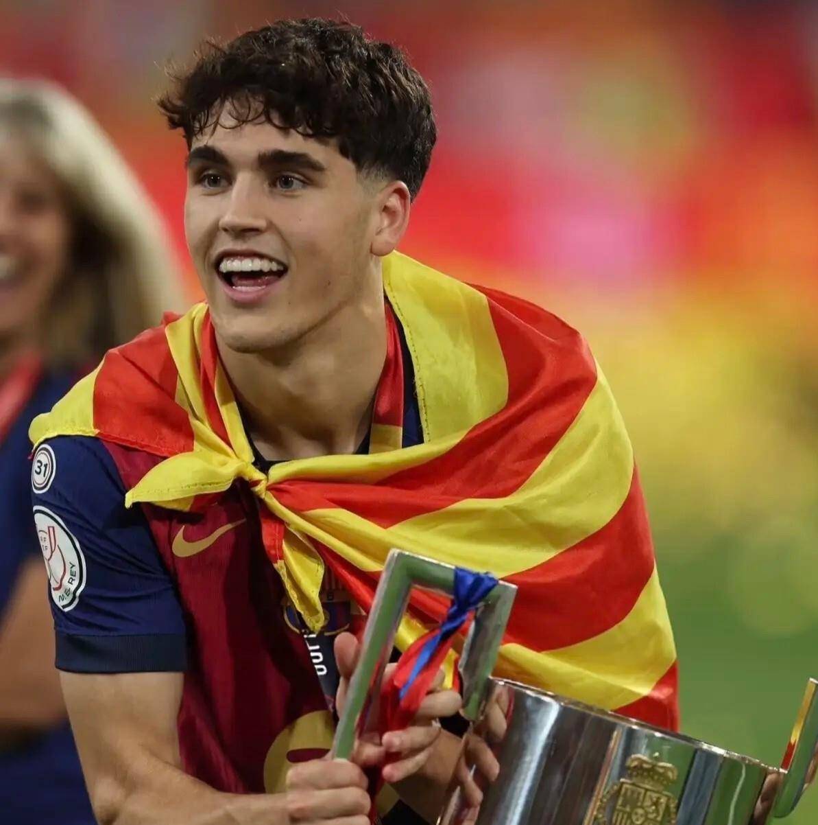 西(xī)班牙最(zuì)新(xīn)26人阵容！羅(luó)德里、卡瓦哈(hā)尔歸(guī)来！最(zuì)强战队！