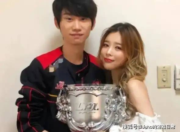 100% 终别 LPL！Doinb 官宣(xuān)退(tuì)役(yì)，S9 冠军中(zhōng)单谢幕？