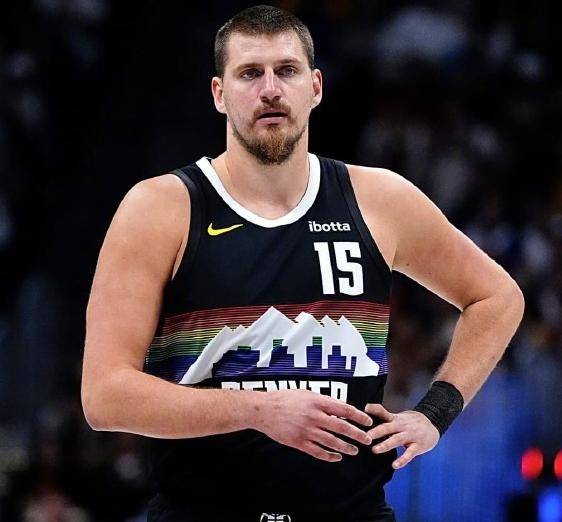 NBA官方更新MVP排名：约基(jī)奇(qí)继續(xù)領(lǐng)跑第一(yī)名，MVP实至名归！