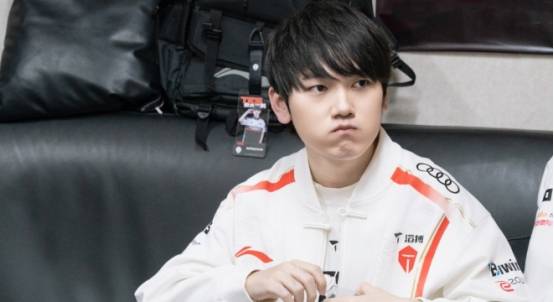 LOL：LPL新(xīn)赛季热度暴跌 单场最高观赛次(cì)数不足百万！